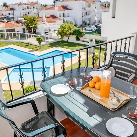 Spacious T3, Pool View Balcony, Oura Lägenhet *