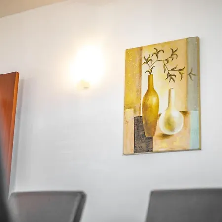 Spacious T3, Pool View Balcony, Oura